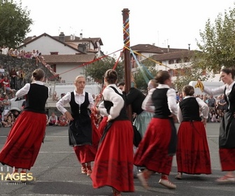 Replay Grands reportages - Ferias, Fest-Noz c'est la fête au village