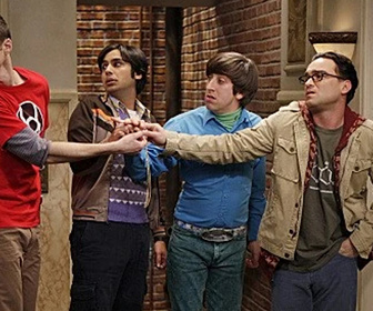 Replay The Big Bang Theory - S3E17 - Le fameux anneau