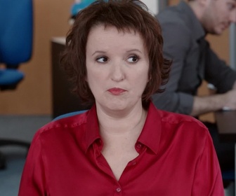 Replay C'est la crise ! - S01 E15 - Le vide-grenier