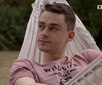 Replay Petits secrets en famille - S04 E01 - Famille Robico