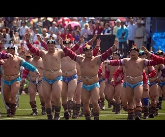 Replay Des lutteurs s'entraînent pour le festival mongol de Naadam
