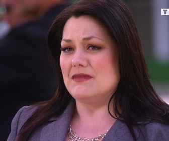 Replay Drop Dead Diva - S02 E06 - Tout pour la musique