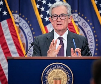 Replay Donald Trump s'attaque au président de la FED