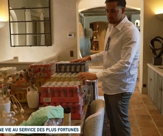 Replay Un jour, un doc - Une vie au service des plus fortunés