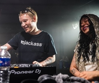 Replay Brutalismus 3000 - Tracks