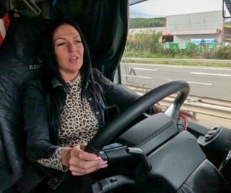 Replay Les routiers : profession chauffeur poids lourd - S2E21 - Océane et l'ours du Jura