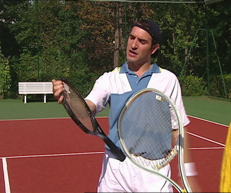 Replay Un gars, une fille - S3E58 - Au tennis avec Jeannette et Roger