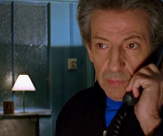 Replay Central nuit - S03 E01 - Vol à la poussette