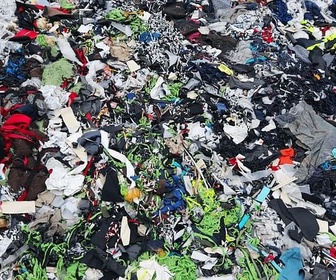 Replay Recycler tes vêtements pour sauver la planète ?