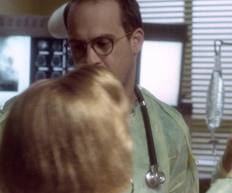 Replay Urgences - S1E22 - Les hommes proposent, Dieu dispose