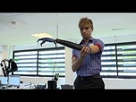 Replay Des chercheurs dévoilent au Mexique un bras robotique facile à utiliser