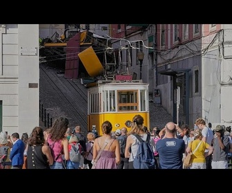 Replay Les enquêteurs examinent l'épave du funiculaire de Lisbonne après un accident mortel