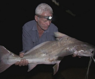 Replay River monsters - S6E1 - Le mangeur d'hommes