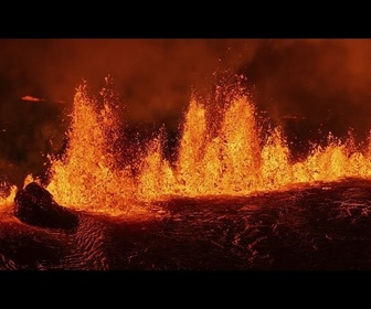 Replay Le volcan islandais en éruption pour la septième fois en un an, mais, selon les experts, l…