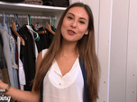 Replay Les reines du shopping - J2 : Moderne avec du rose et du rouge