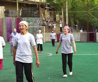 Replay Un tournoi de football sans hommes au Kirghizistan - Tracks