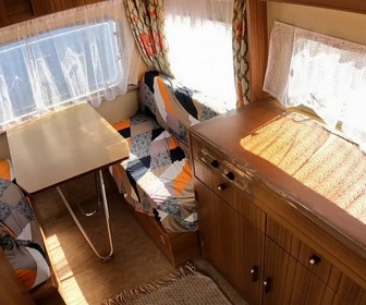 Replay Les docs du week-end - Camping et camping-car : les vacances en liberté