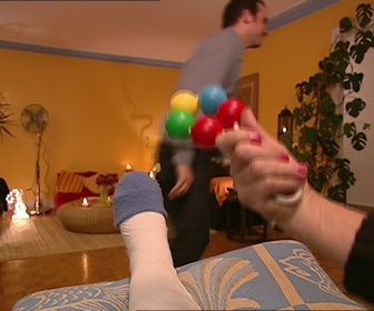 Replay Un gars, une fille - S2E29 - La convalescence de la belle-mère