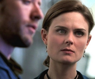 Replay Bones - S4 E8 - Art en scène