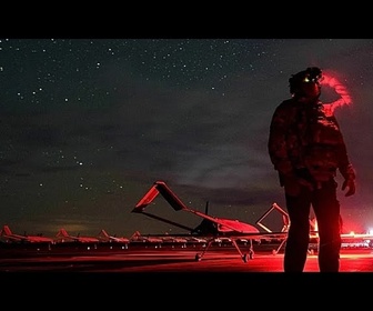 Replay Construits dans l'ombre, lancés dans la nuit : comment les drones ukrainiens ciblent les...