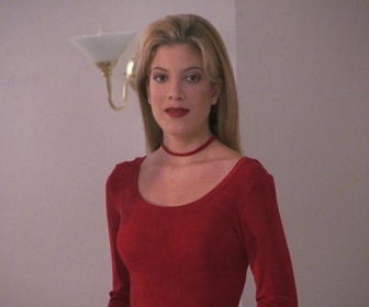 Replay Beverly Hills, 90210 - S04 E15 - Un Noël plein de surprises