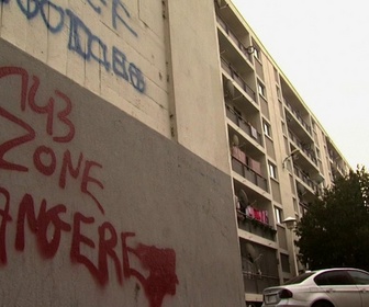 Replay 90' Enquêtes - Marseille : Entre luxe, misère et délinquance