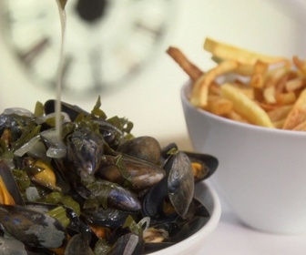 Replay Petits plats en équilibre - Moules-frites