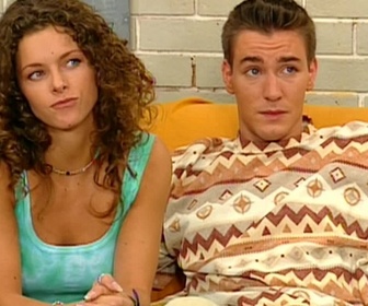 Replay Hélène et les garçons - S11 E13 - Erreur de calcul