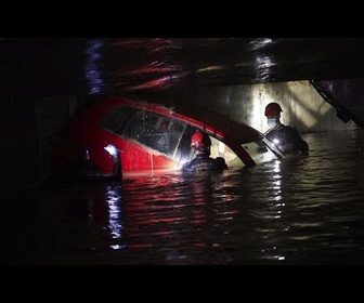 Replay No Comment : à la recherche de survivants dans les parkings immergés en Espagne