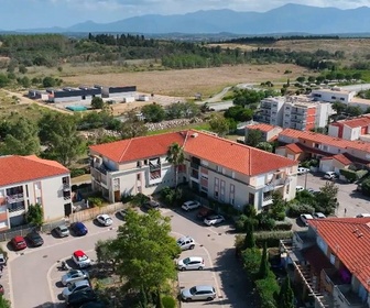 Replay Zone interdite - Logement, courses, vacances : ils sont les rois de la débrouille