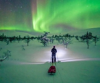 Replay À regarder en famille - Aurores boréales - Des lumières fascinantes mais menaçantes