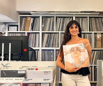 Replay Liraz Charhi - Une chanteuse israélienne chante en persan - Tracks