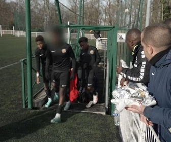 Replay Un jour, un doc - Foot amateur, quand les parents perdent la tête / Génération droit à la paresse