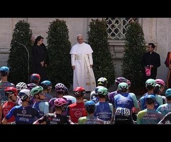 Replay Les cyclistes du Giro bénis par le pape Léon XIV au Vatican