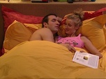 Replay Un gars, une fille - Au lit (8)