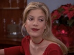 Replay Beverly Hills, 90210 - S04 E15 - Un Noël plein de surprises