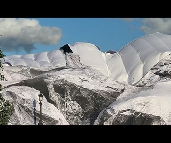 Replay À Paris, la grotte géante de l'artiste JR semble endommagée