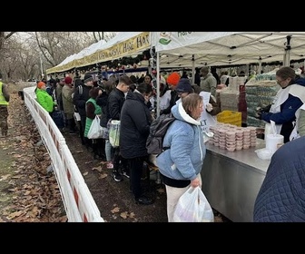 Replay Plus de 2500 repas chauds distribués le matin de Noël à Budapest