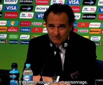 Replay The evolution of football - S1 E9 - Les milieux centraux dans le football