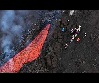 Replay En images, une nouvelle éruption du mont Etna projette de la lave sur les pentes
