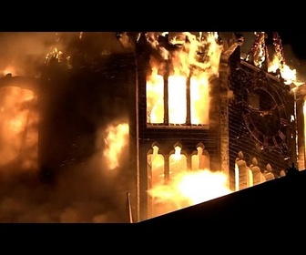 Replay Église historique dans le centre d'Amsterdam détruite par un incendie le jour du Nouvel An