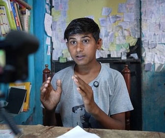 Replay Ashwamit, youtubeur - À 14 ans, il enquête sur la corruption en Inde