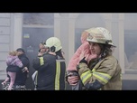 Replay Des enfants évacués après une attaque russe contre une école maternelle à Kharkiv