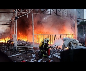 Replay Nouvelles frappes russes meurtrières sur l'Ukraine, Kyiv touche une raffinerie russe