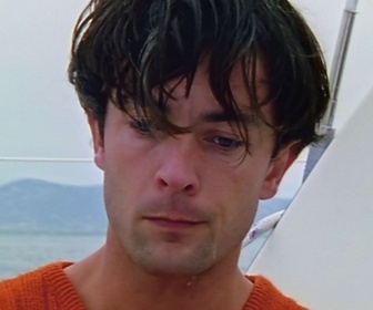 Replay Sous le soleil - S02 E18 - Bienvenue à bord