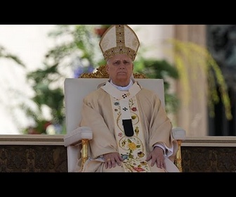 Replay Donald Trump refuse de s'excuser après ses critiques acerbes contre le pape Léon XIV