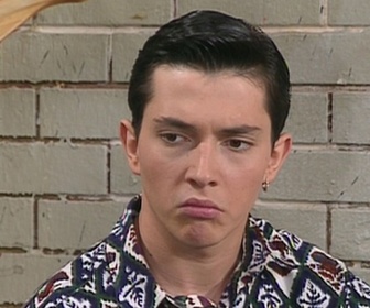 Replay Hélène et les garçons - S02 E20 - La gouttière