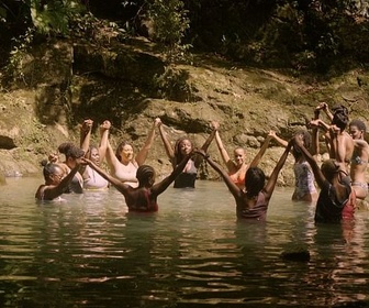 Replay Guadeloupe, les guérisseuses du territoire - Soeurs de la terre