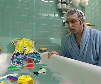 Replay Un gars, une fille - S3E126 - Dans la salle de bain (11)