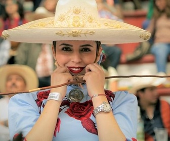 Replay Mexique, les cavalières de l'Escaramuza - GEO Reportage